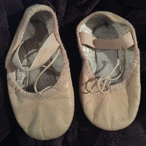 Bloch Ballet shoes little girl 7.5D